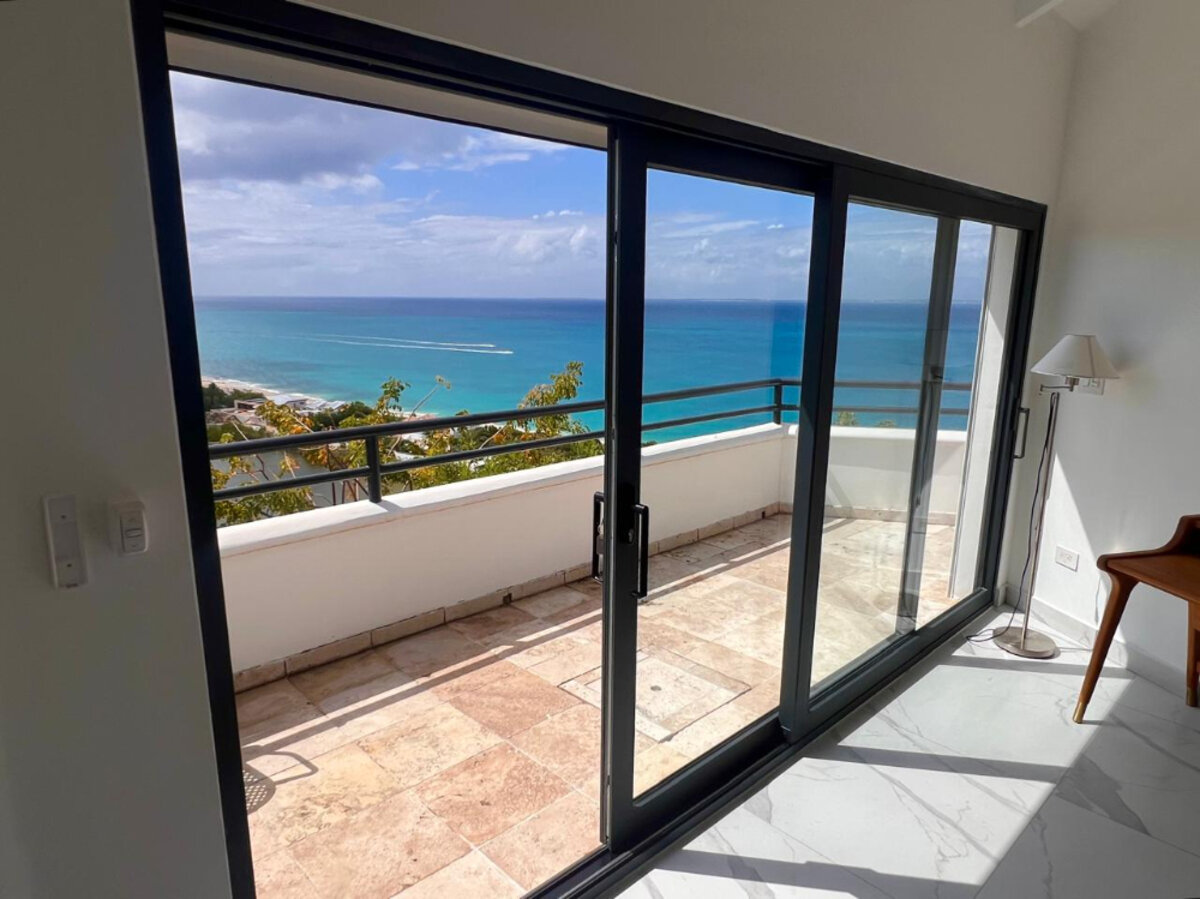 Rare villa vue mer exceptionnelle terres basses