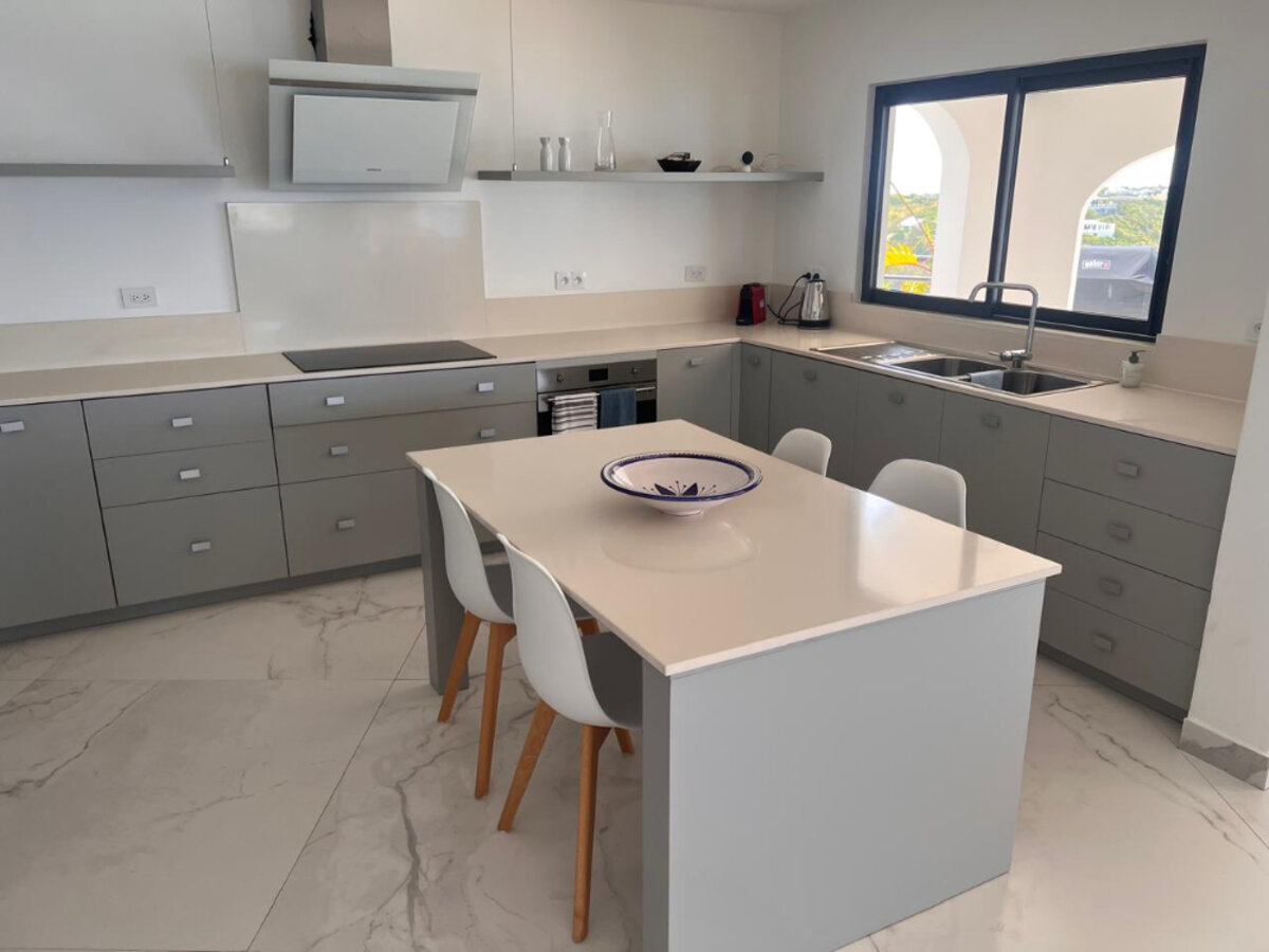 Rare villa vue mer exceptionnelle terres basses