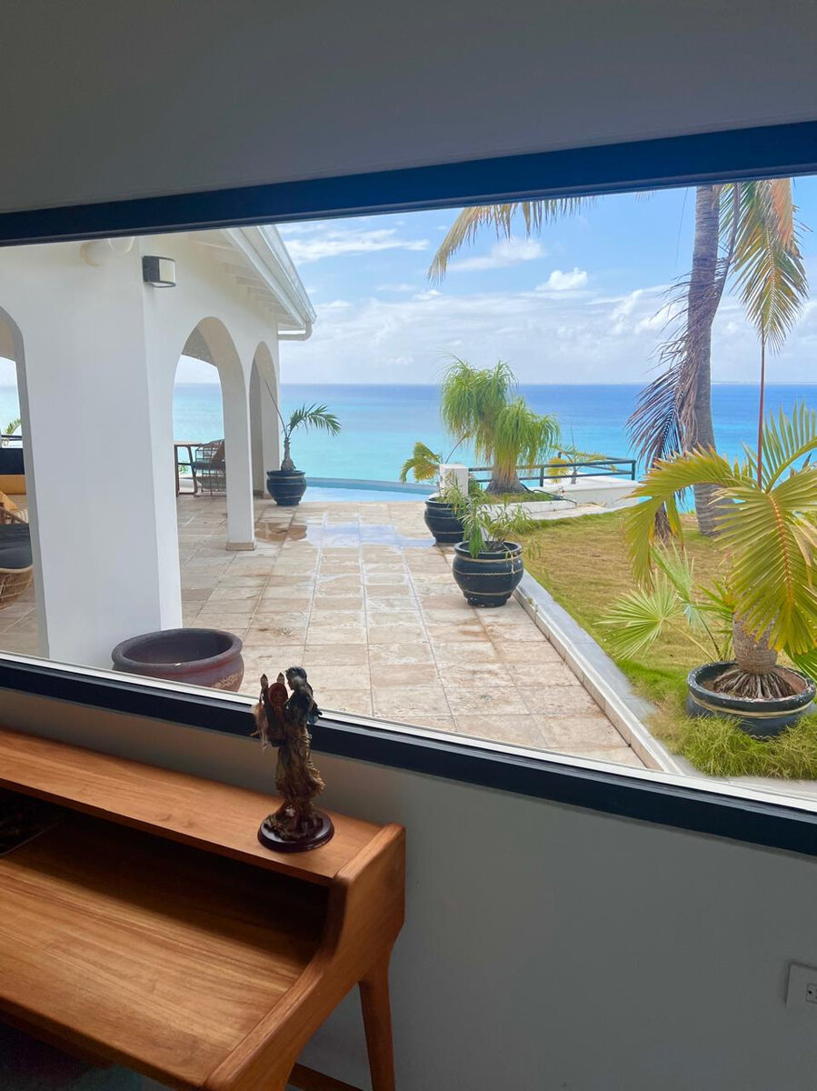 Rare villa vue mer exceptionnelle terres basses