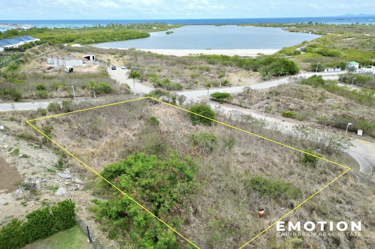 Terrain 1620m2, vue mer, Haut de la Baie