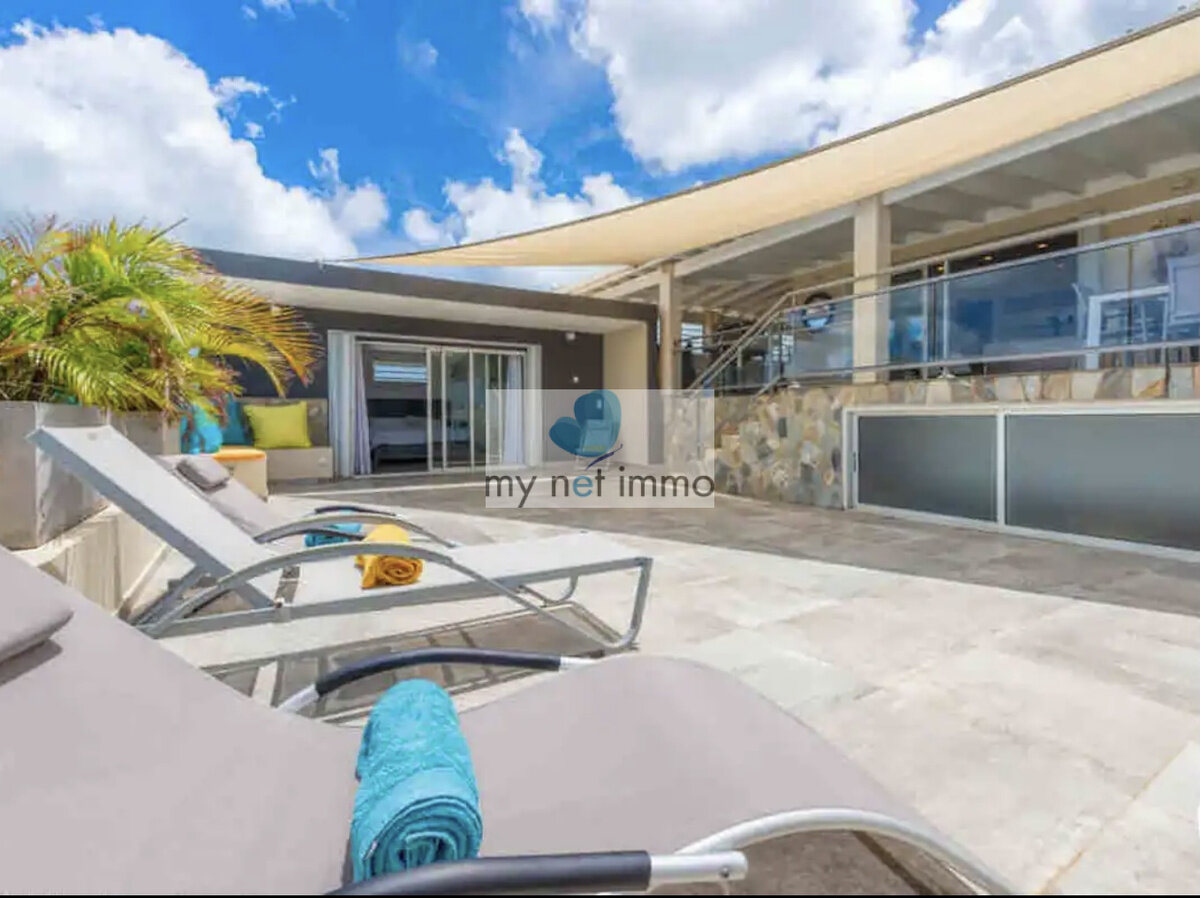 Terres-Basses Propriete sur 12300M2 10% Rentabilite