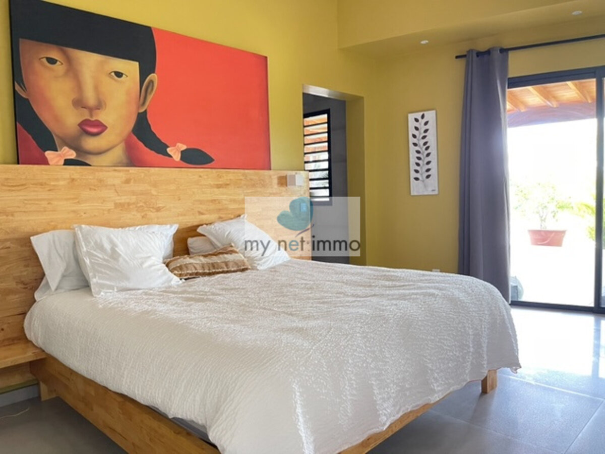 Terres-Basses Propriete sur 12300M2 10% Rentabilite