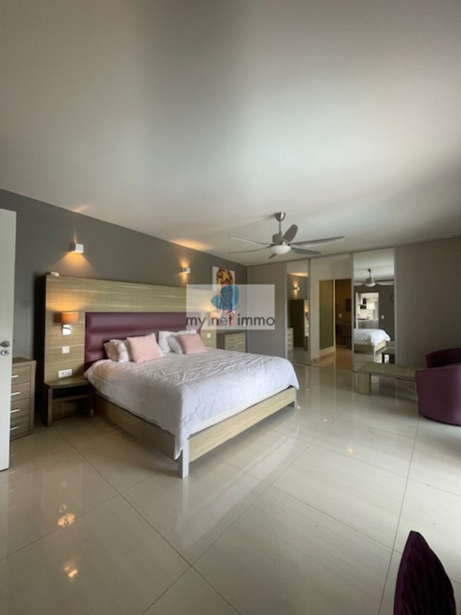 Terres-Basses Propriete sur 12300M2 10% Rentabilite