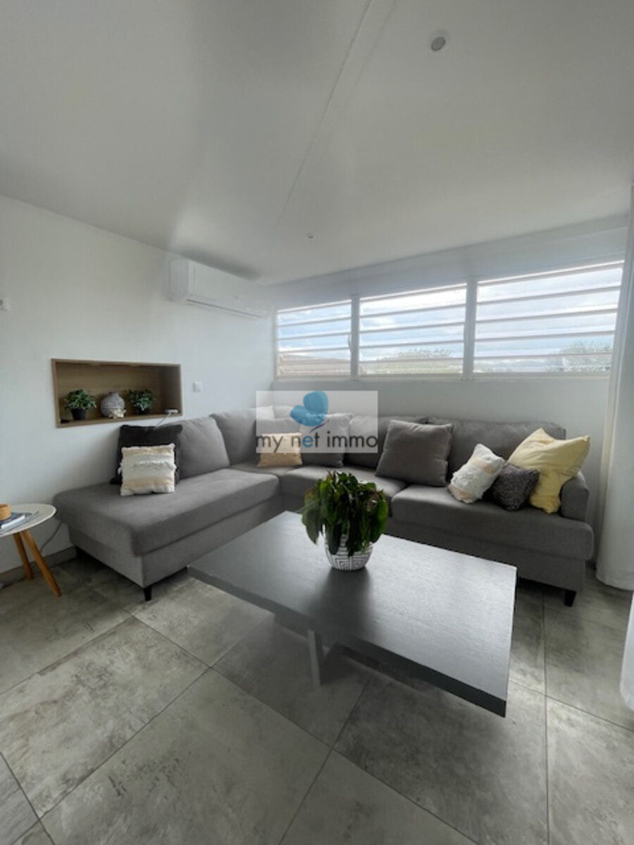 Terres-Basses Propriete sur 12300M2 10% Rentabilite