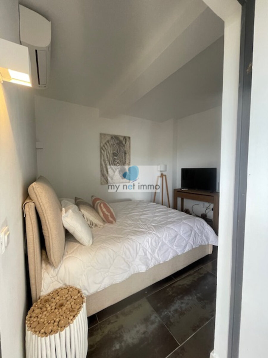 Terres-Basses Propriete sur 12300M2 10% Rentabilite