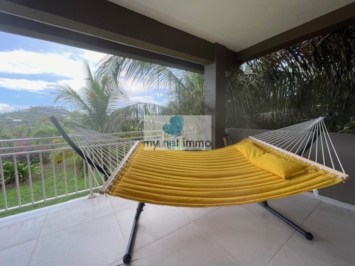 Terres-Basses Propriete sur 12300M2 10% Rentabilite