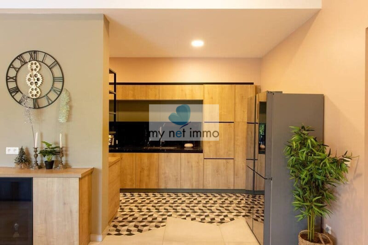 Terres-Basses Propriete sur 12300M2 10% Rentabilite