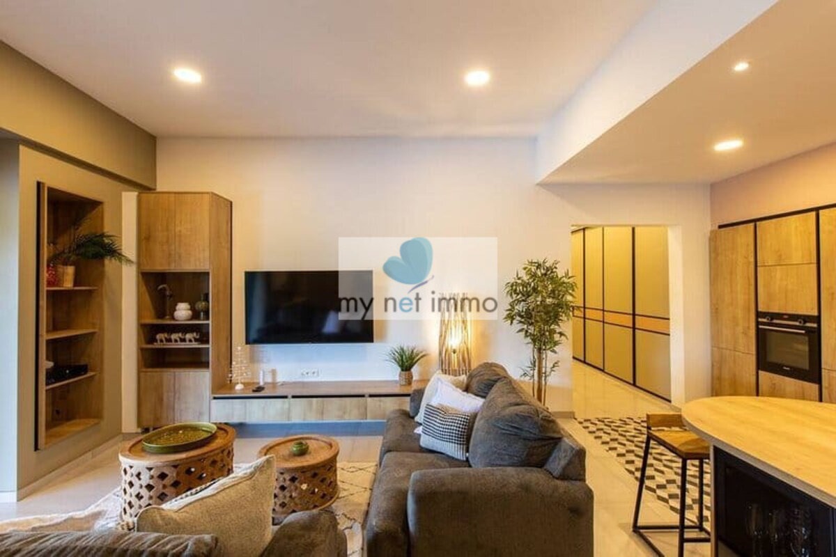 Terres-Basses Propriete sur 12300M2 10% Rentabilite