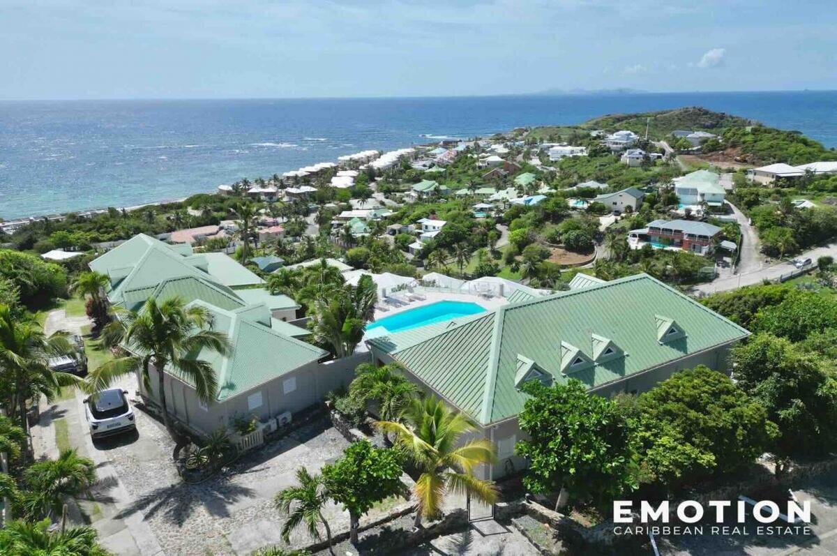 Ensemble immobilier pleine vue mer de deux villas + 3 appart