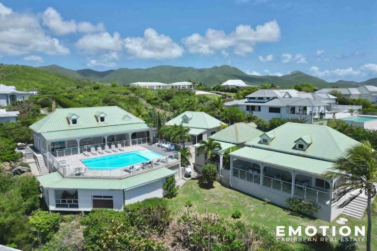 Ensemble immobilier pleine vue mer de deux villas + 3 appart