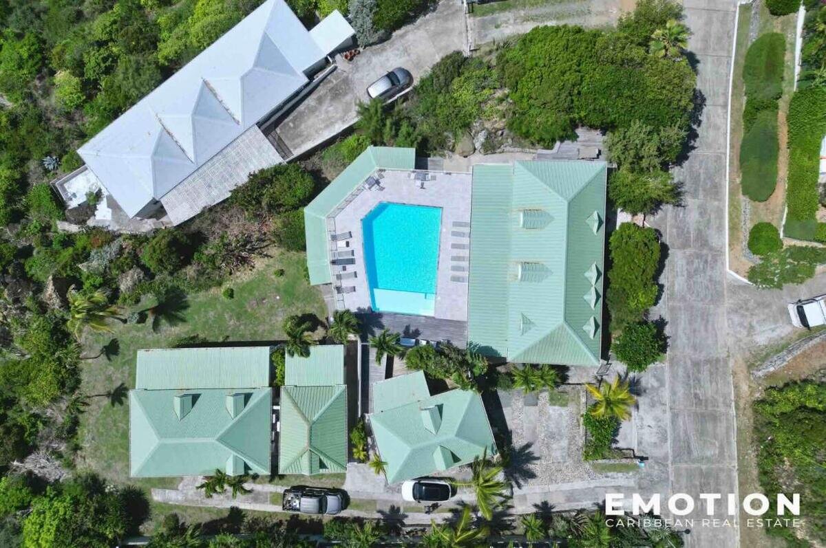 Ensemble immobilier pleine vue mer de deux villas + 3 appart