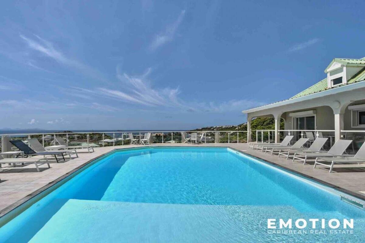 Ensemble immobilier pleine vue mer de deux villas + 3 appart