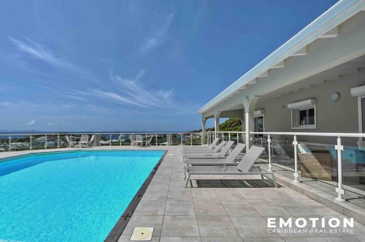 Ensemble immobilier pleine vue mer de deux villas + 3 appart