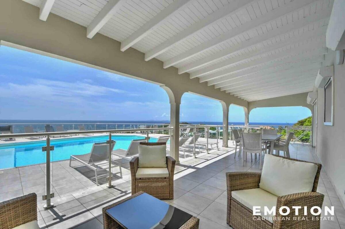 Ensemble immobilier pleine vue mer de deux villas + 3 appart