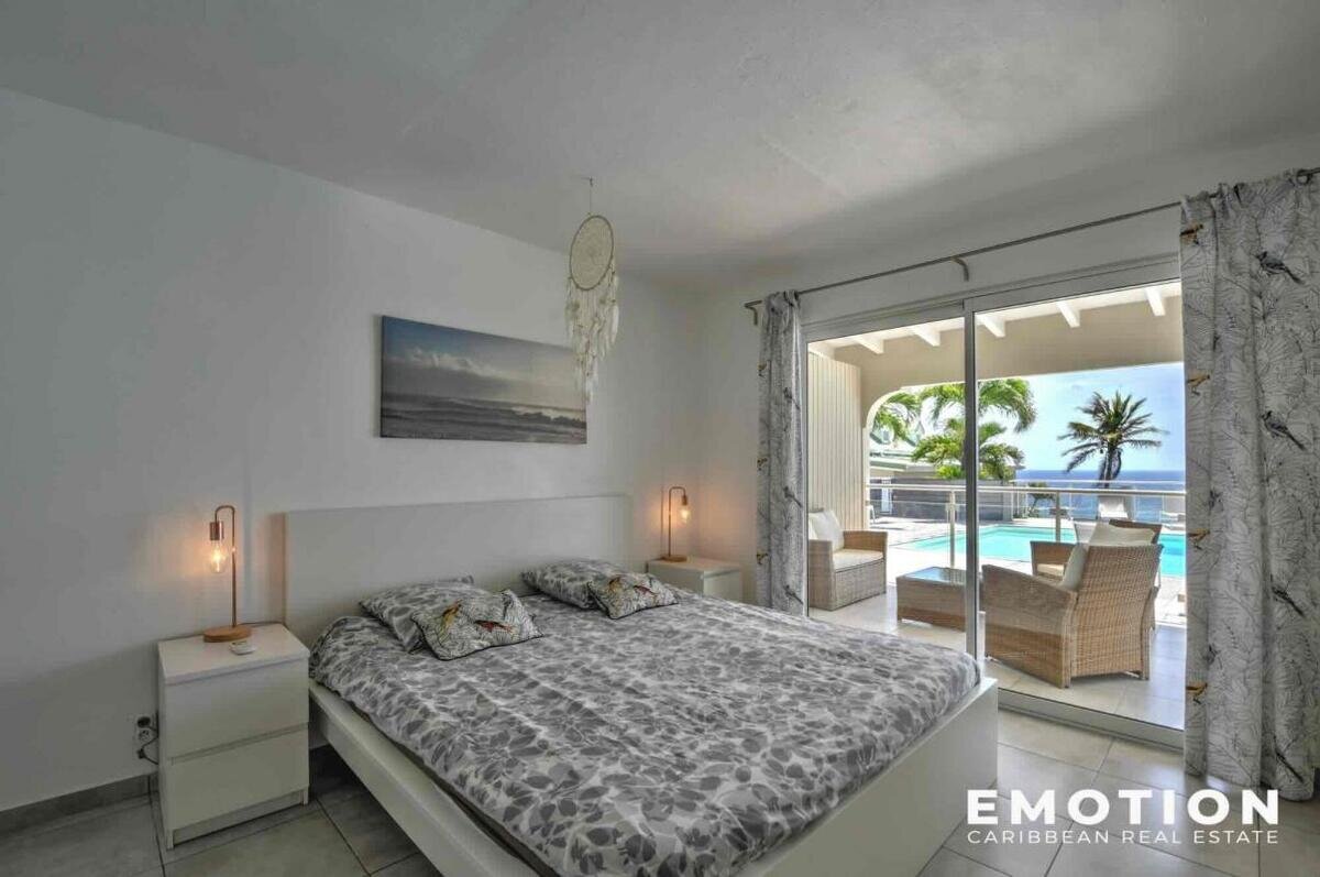 Ensemble immobilier pleine vue mer de deux villas + 3 appart