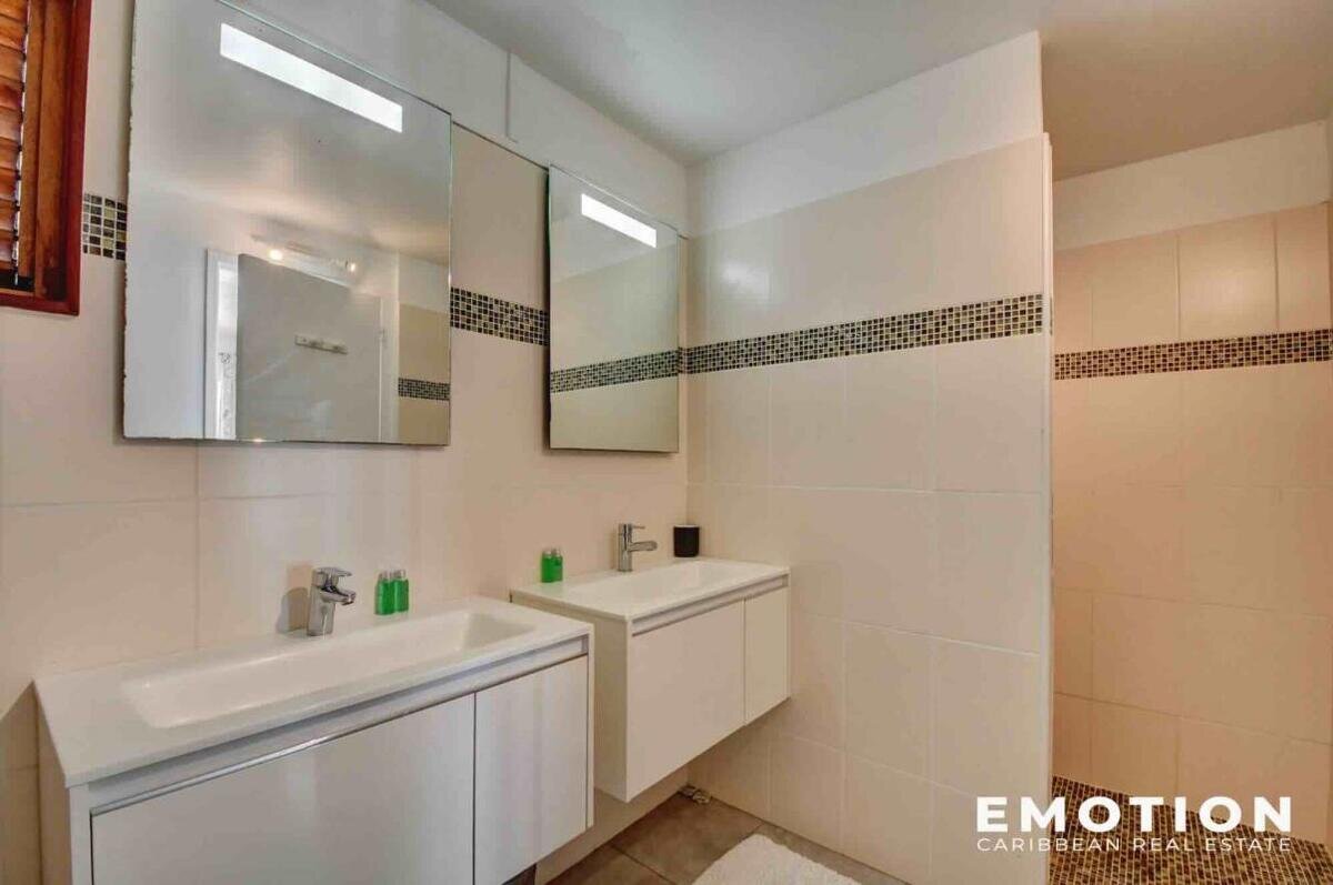 Ensemble immobilier pleine vue mer de deux villas + 3 appart