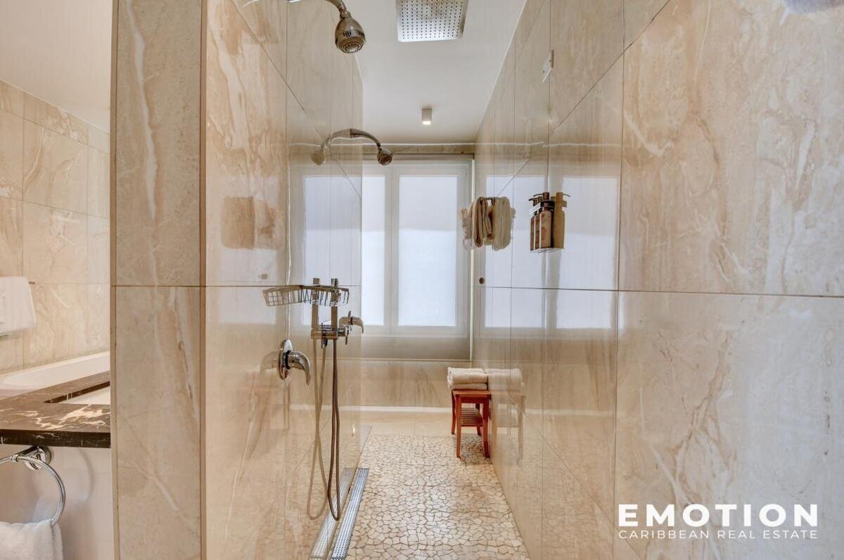 Villa 6 Chambres - Première Ligne Vue Mer