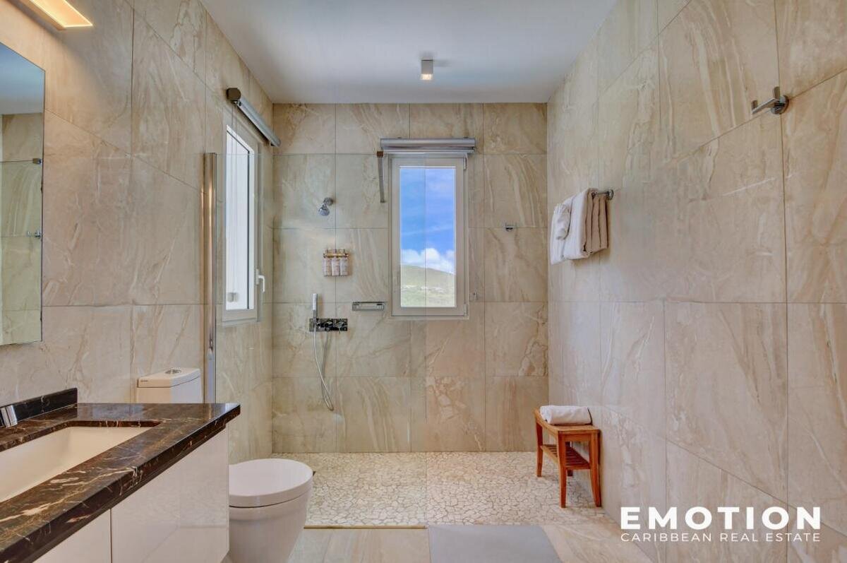 Villa 6 Chambres - Première Ligne Vue Mer