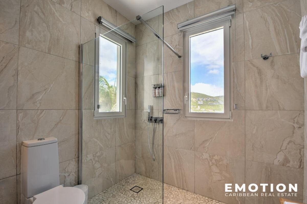 Villa 6 Chambres - Première Ligne Vue Mer