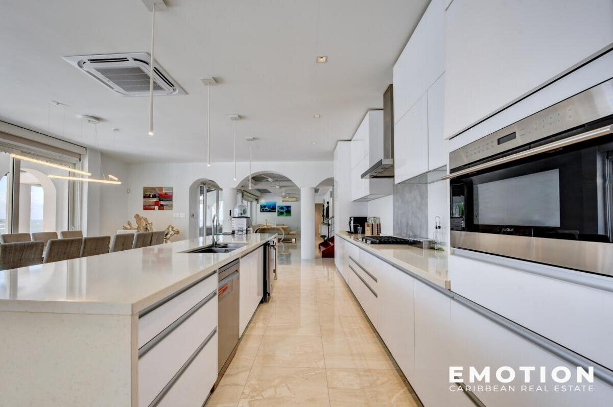 Villa 6 Chambres - Première Ligne Vue Mer