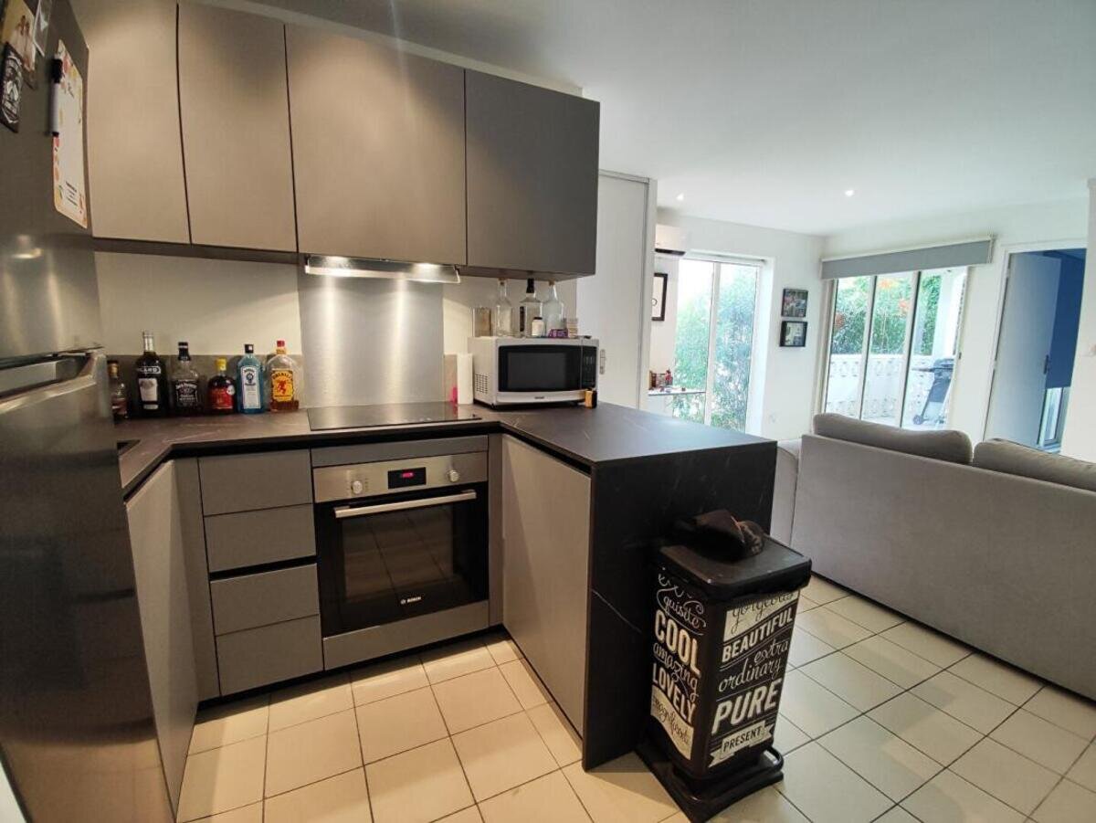 Offre Accepetee - Tres Bel Appartement 2 pièce(s) 48 M2 avec