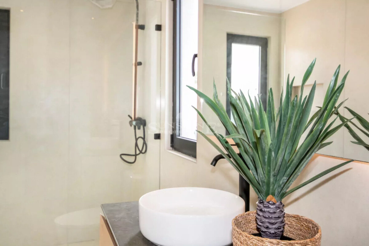 Ultimate luxury residences Phase B Bld 2 unit 4