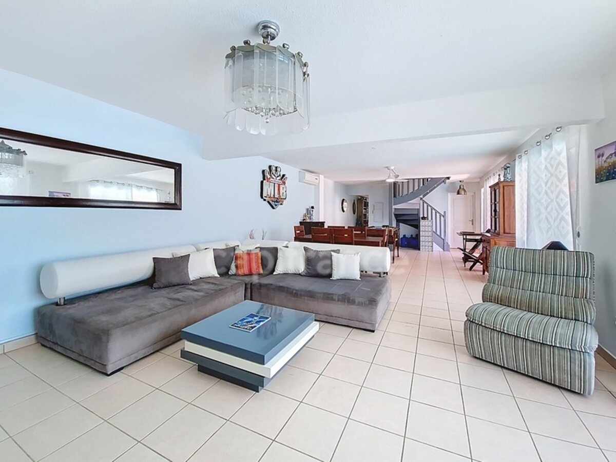 Villa 3 Bedrooms + Studio With Sea View And Pool On Oyster