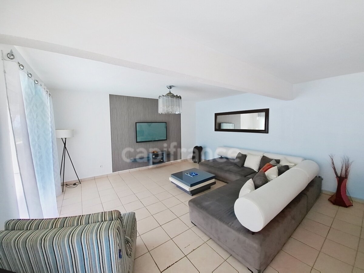 Villa 3 Bedrooms + Studio With Sea View And Pool On Oyster