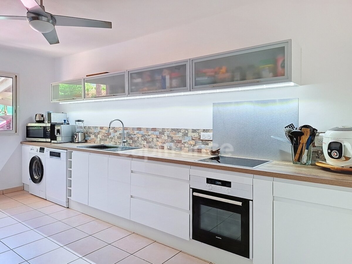 Villa 3 Bedrooms + Studio With Sea View And Pool On Oyster