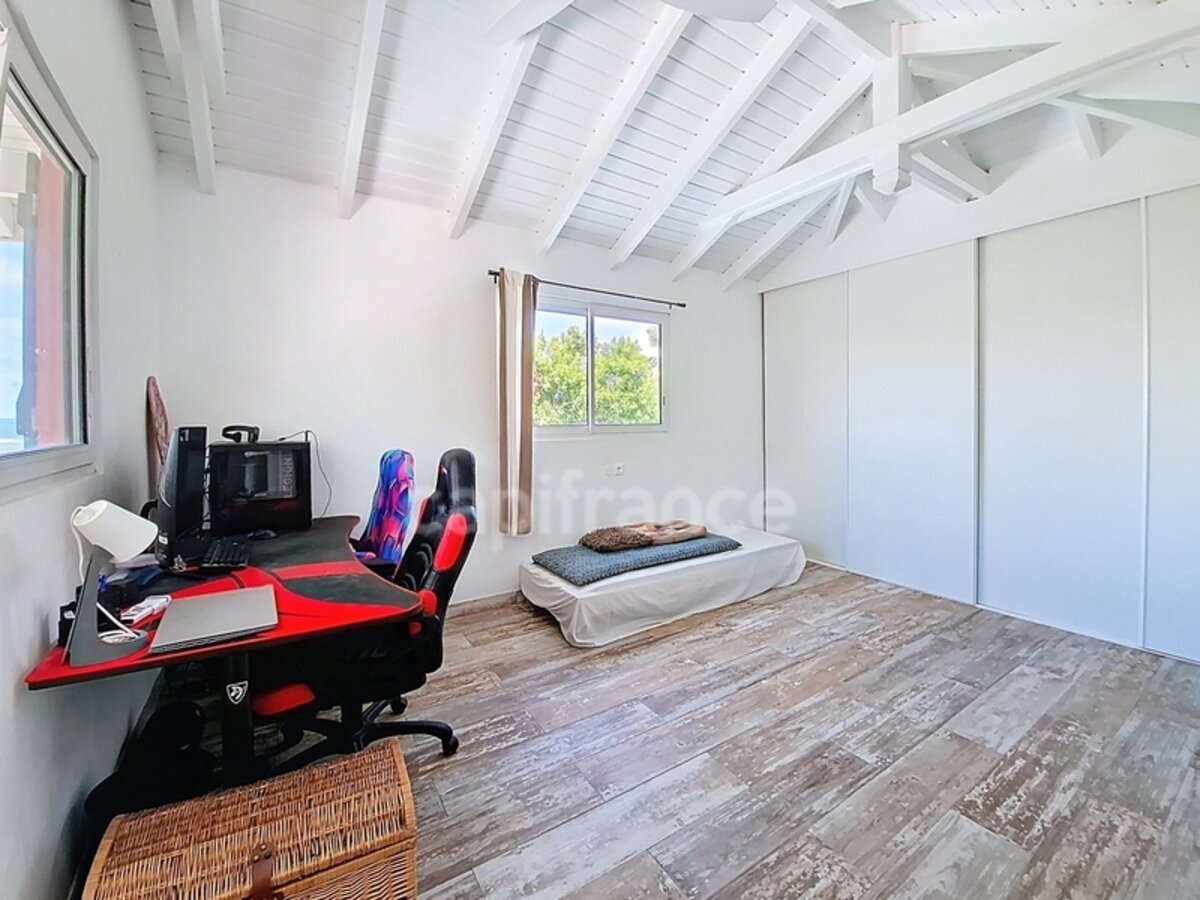 Villa 3 Bedrooms + Studio With Sea View And Pool On Oyster