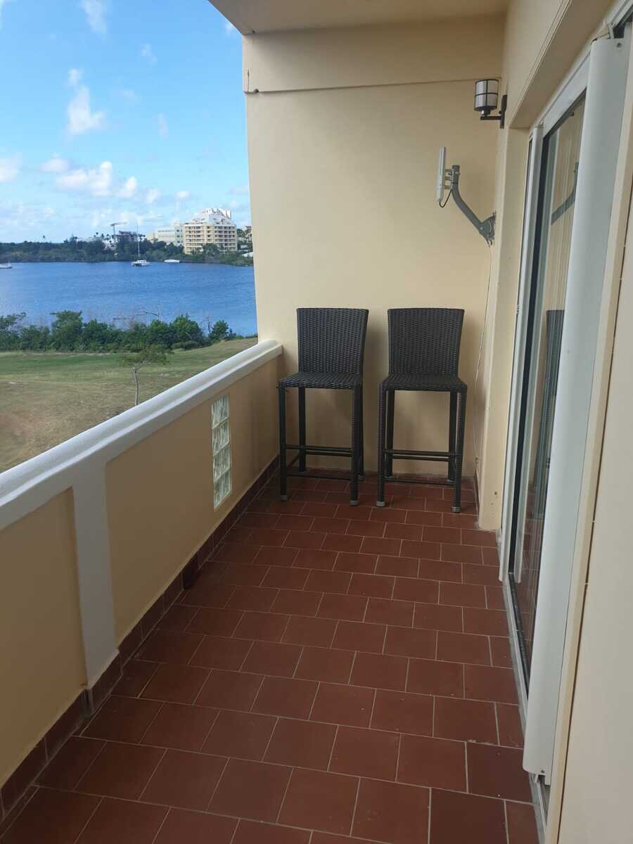 Spacious 1-Bedroom Condo with Breathtaking Views – Prime