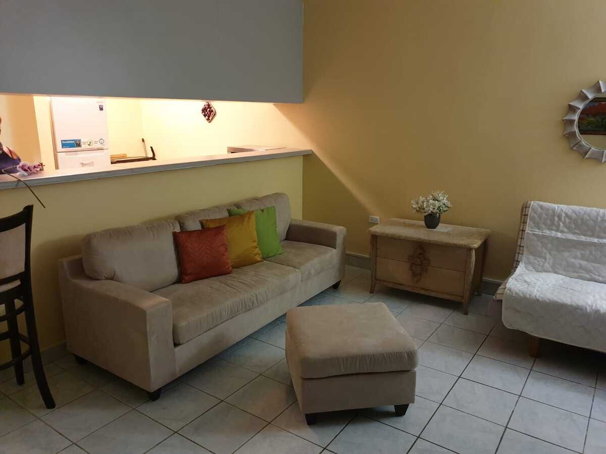 Spacious 1-Bedroom Condo with Breathtaking Views – Prime