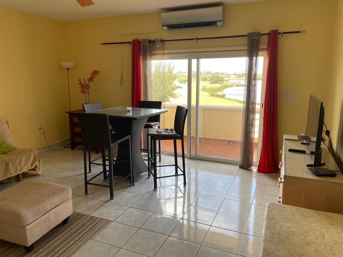 Spacious 1-Bedroom Condo with Breathtaking Views – Prime