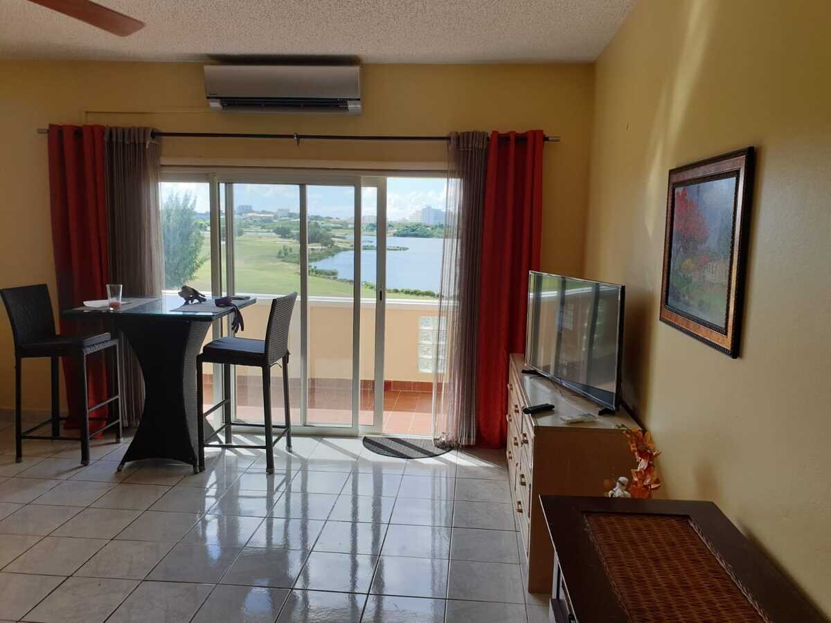 Spacious 1-Bedroom Condo with Breathtaking Views – Prime