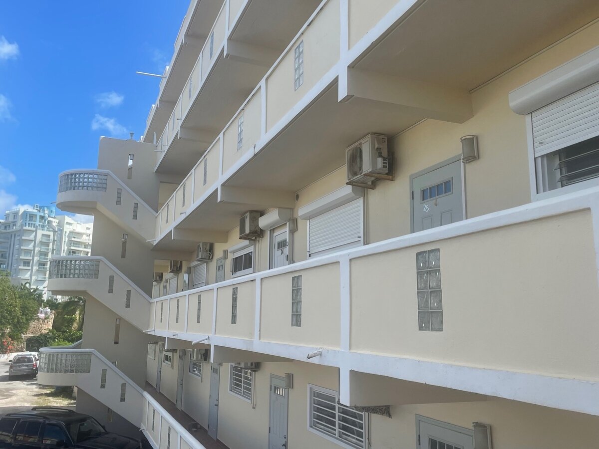 Spacious 1-Bedroom Condo with Breathtaking Views – Prime