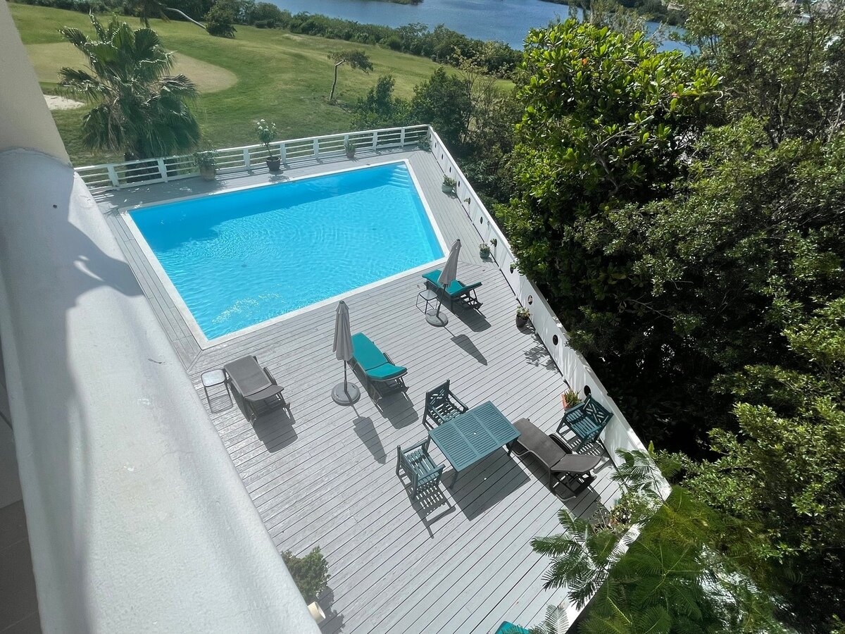 Spacious 1-Bedroom Condo with Breathtaking Views – Prime