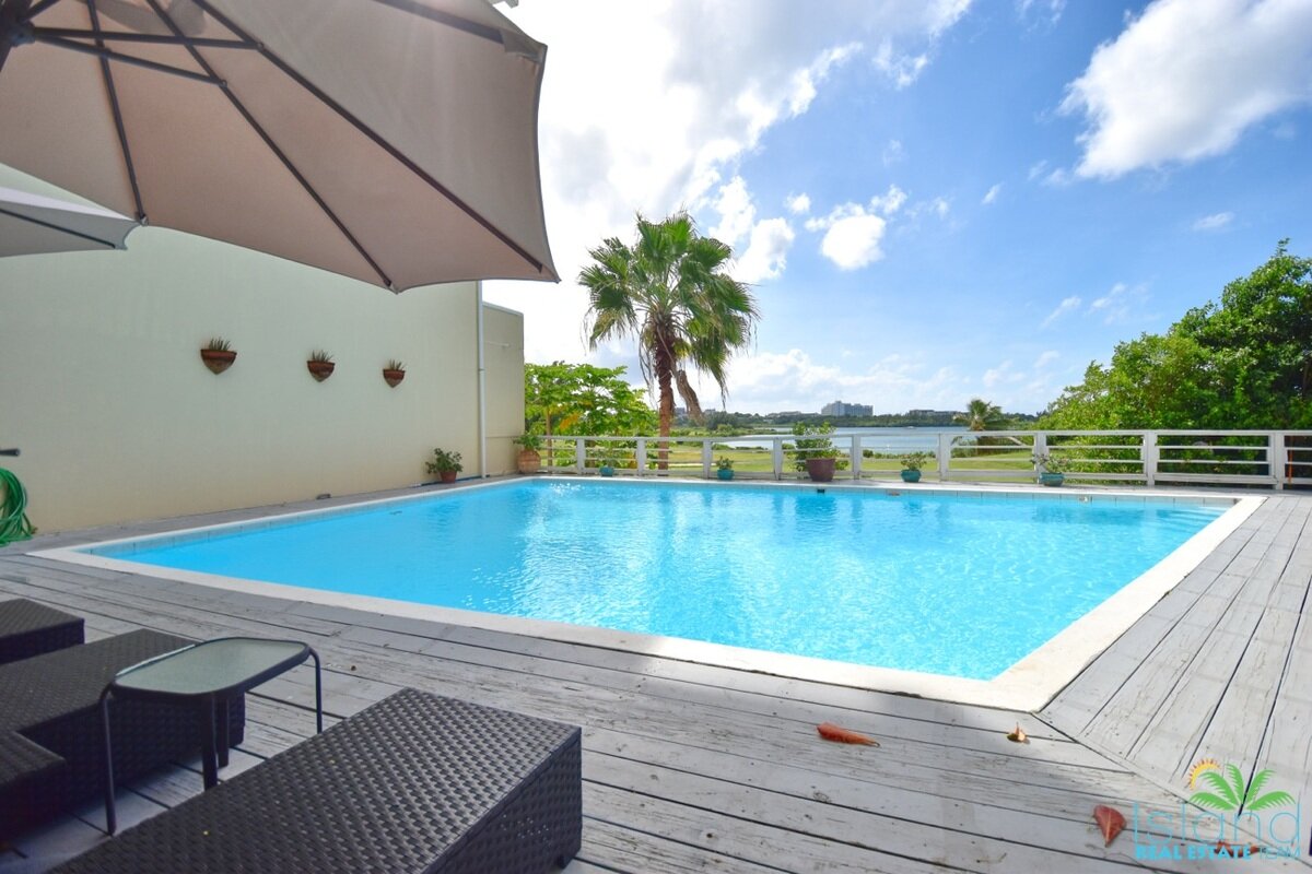 Spacious 1-Bedroom Condo with Breathtaking Views – Prime