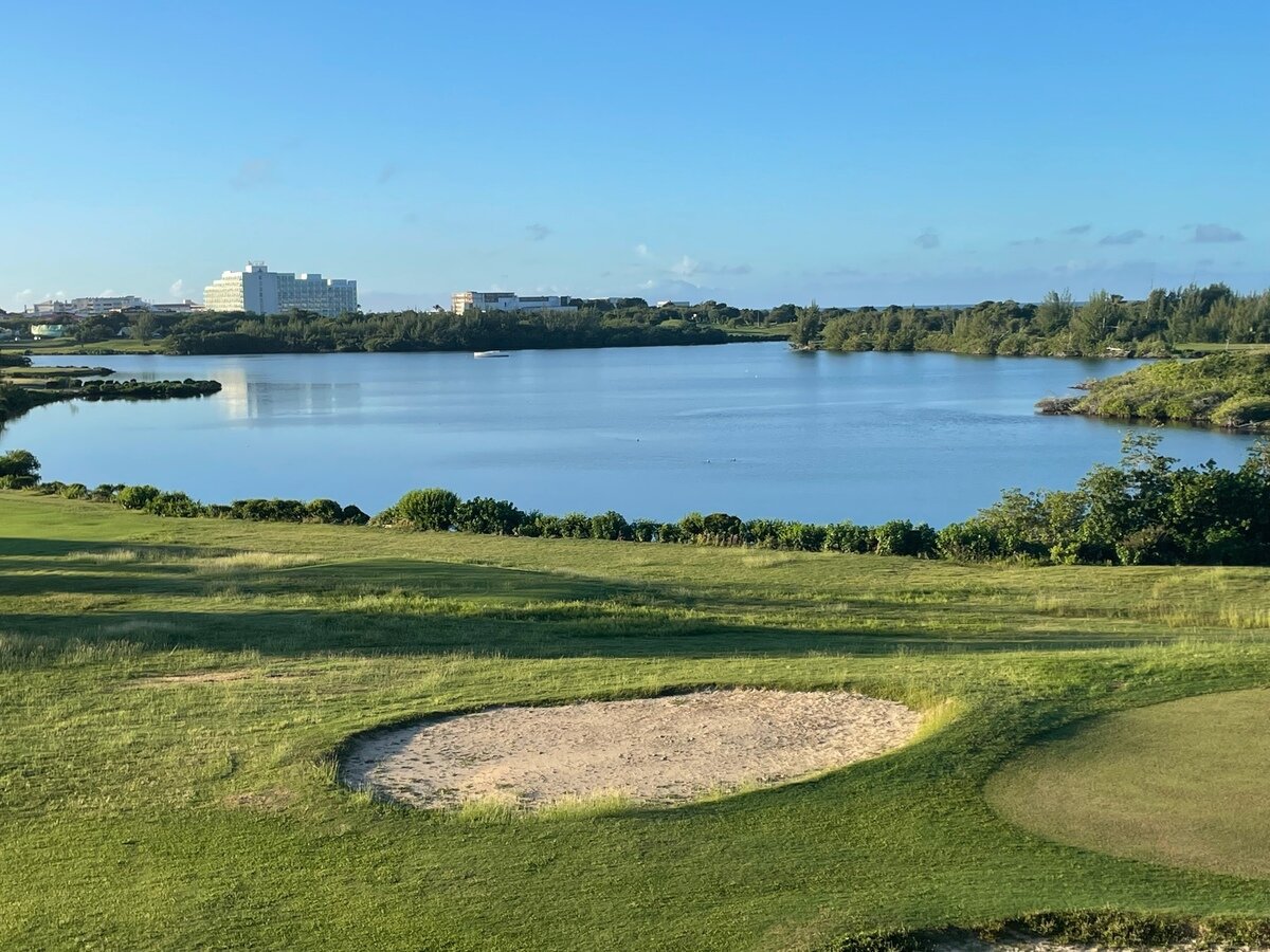 Spacious 1-Bedroom Condo with Breathtaking Views – Prime