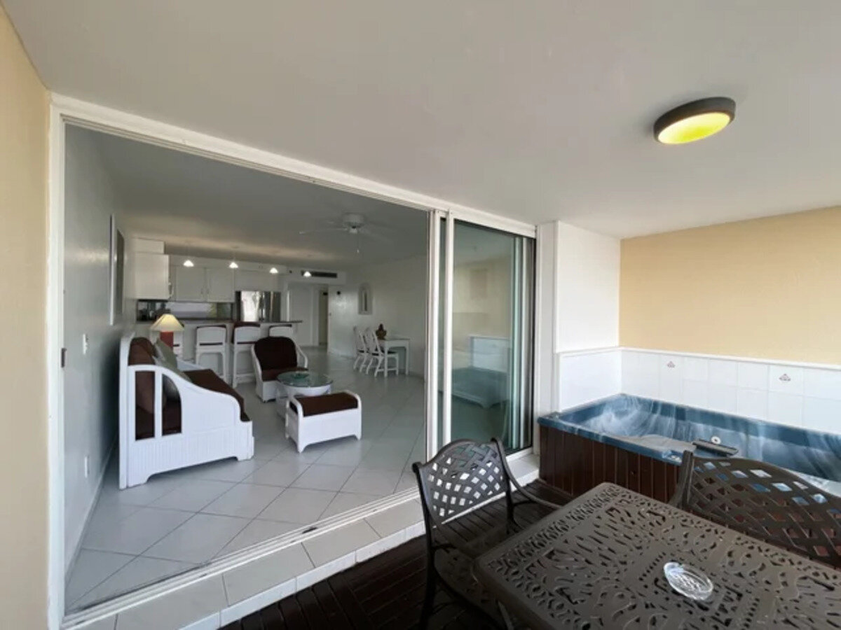 Apartment in Cupecoy, Sint Maarten