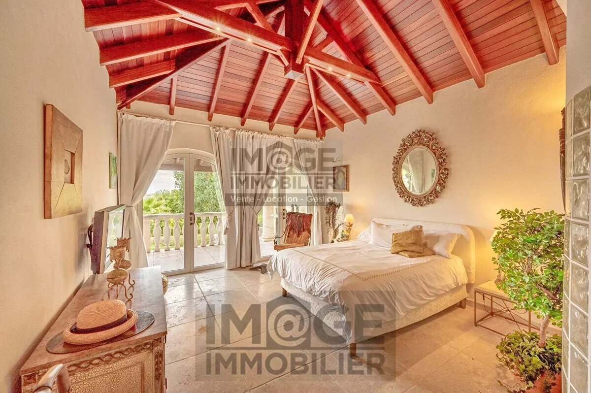 Exceptional villa Terres-Basses