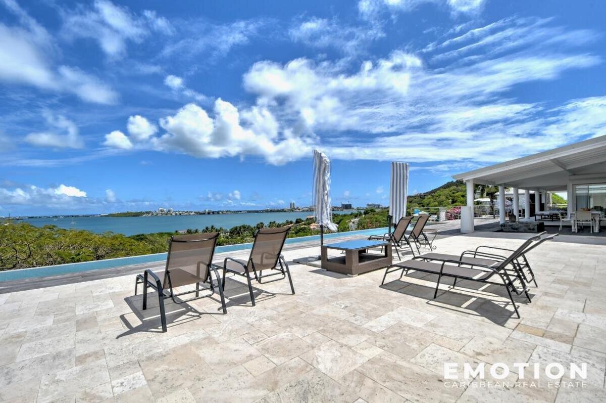 Magnificent Villa with sea view, Baie Rouge