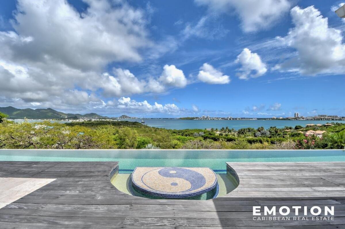 Magnificent Villa with sea view, Baie Rouge