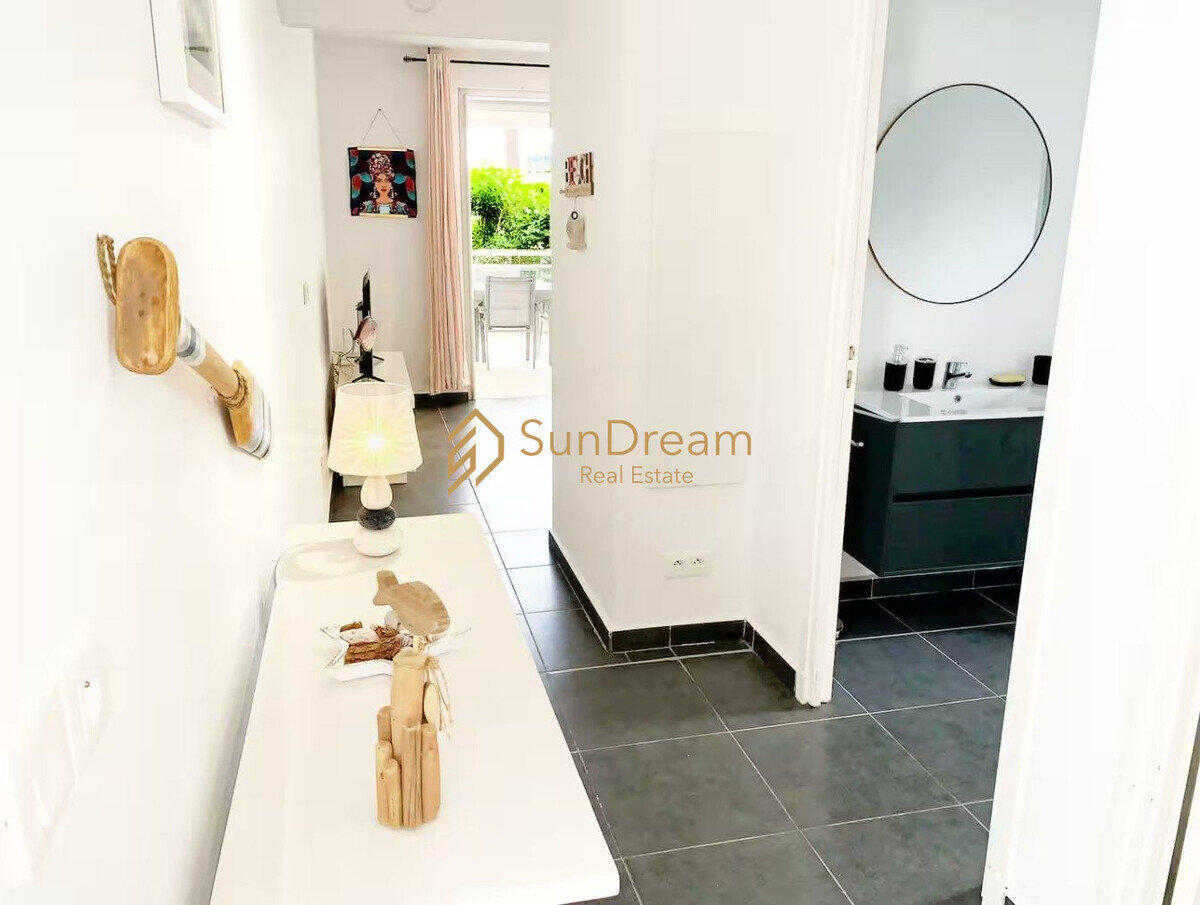 Cul de Sac Appartement T2 meublé avec terrasse et jardin