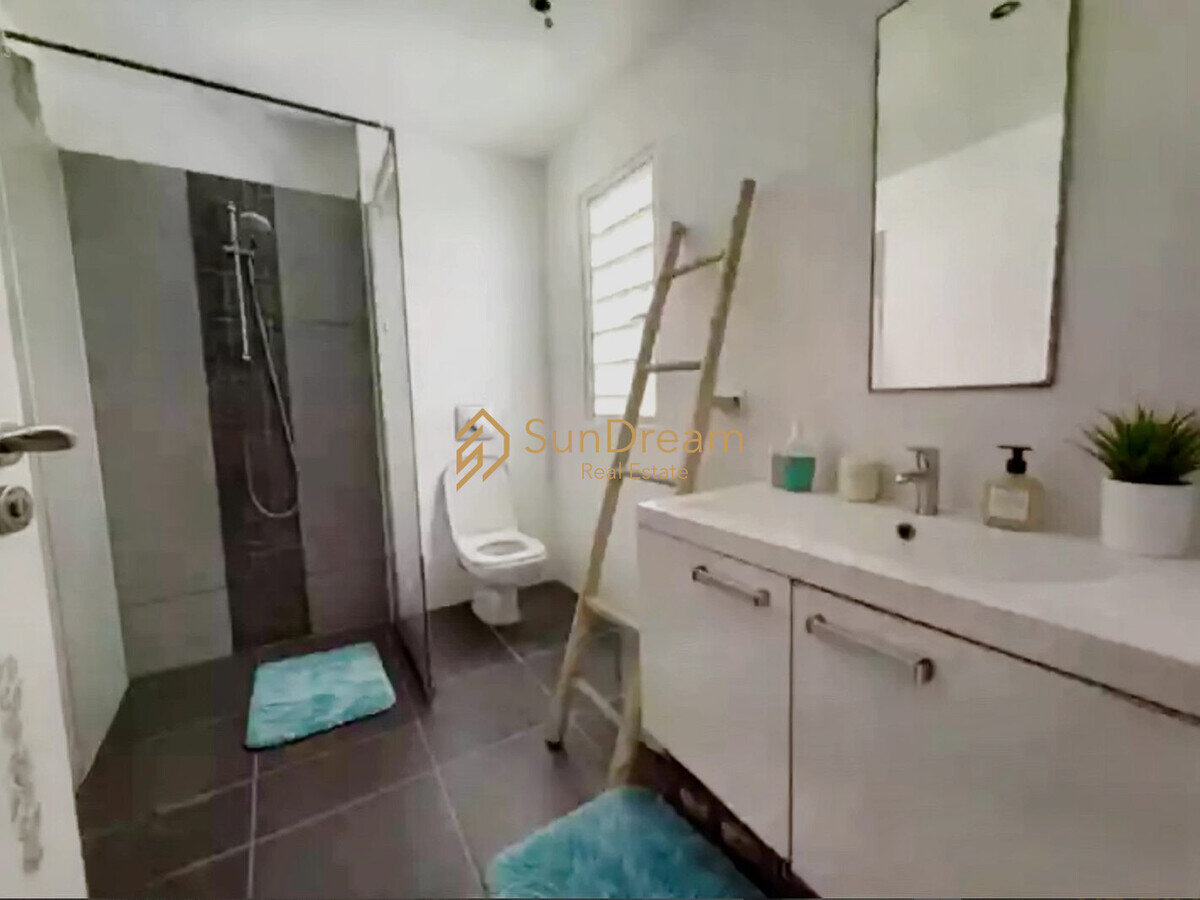 Cul de Sac T1 meublé avec terrasse