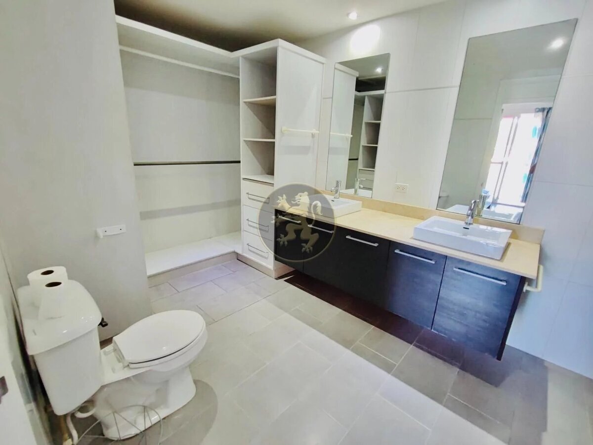 Experience the Magic of Simpson Bay with Views - Sint