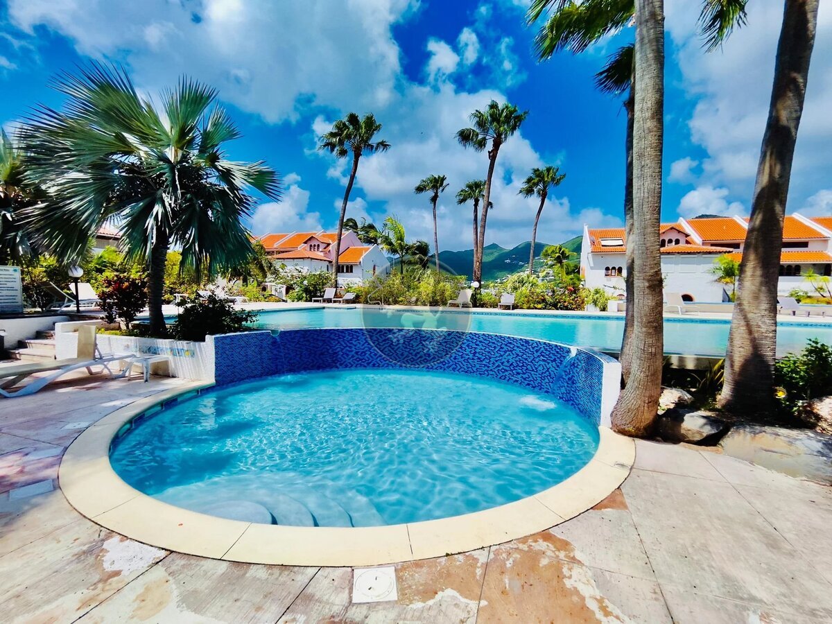 Luxurious 3-Bedroom Duplex with Private Boat Slip and