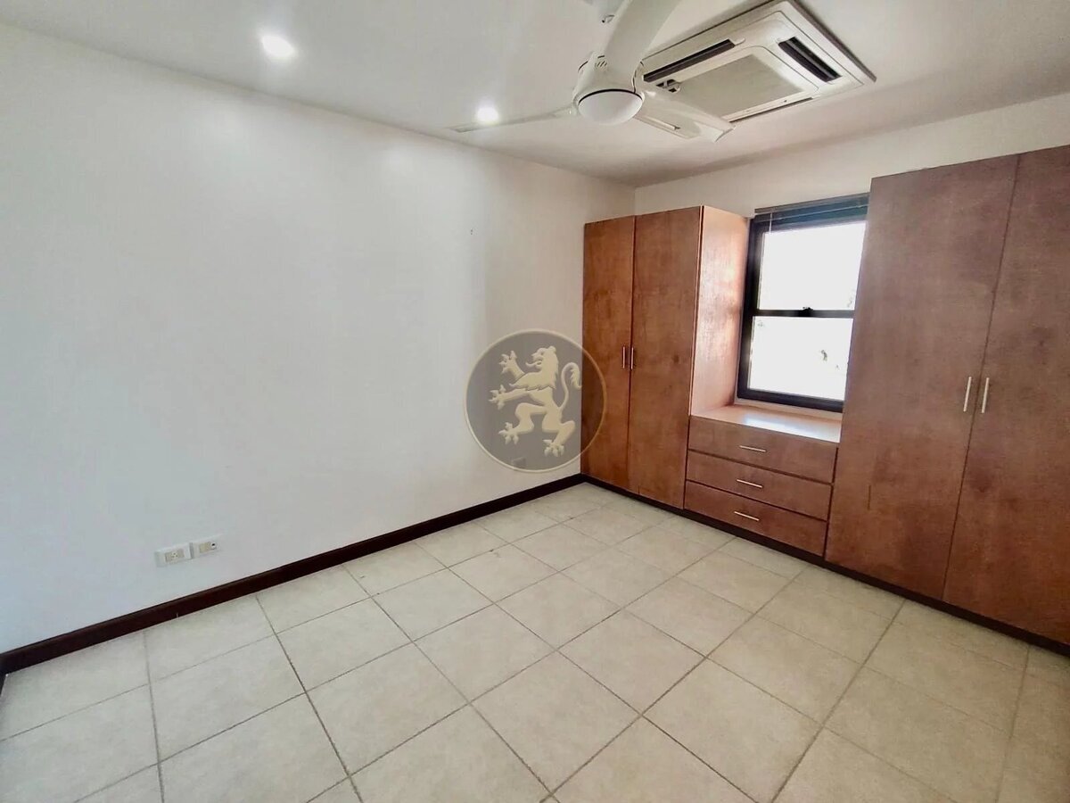 Luxurious 3-Bedroom Duplex with Private Boat Slip and