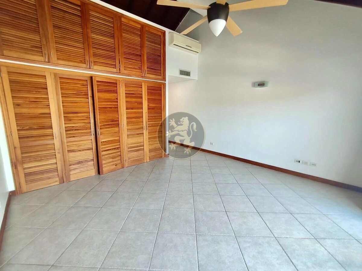 Luxurious 3-Bedroom Duplex with Private Boat Slip and