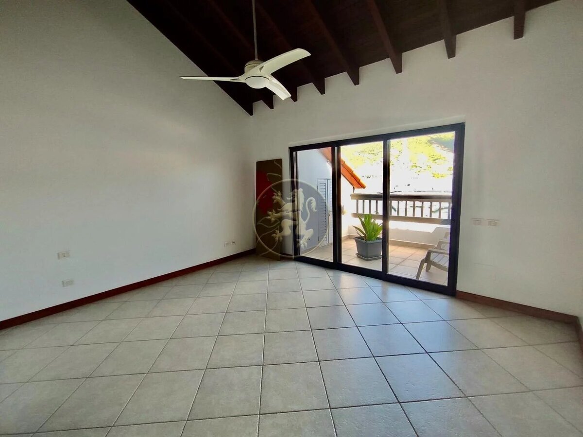 Luxurious 3-Bedroom Duplex with Private Boat Slip and