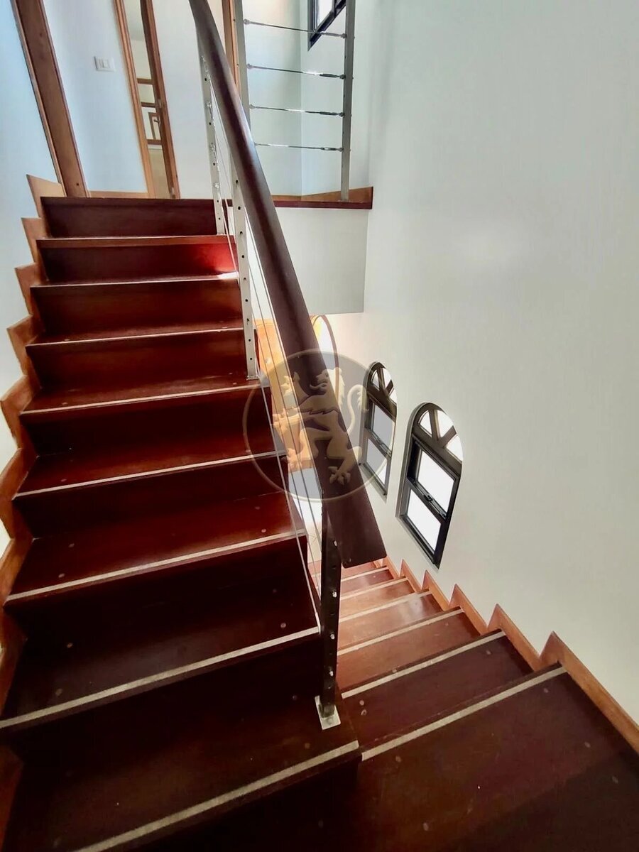 Luxurious 3-Bedroom Duplex with Private Boat Slip and